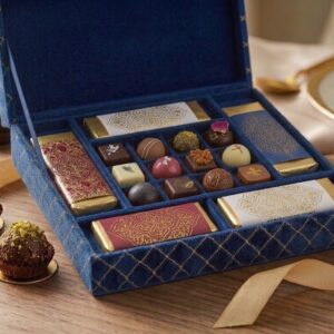 Dubai Velvet Ultimate Gift Collection (24 assorted chocolates + 4 premium bars)